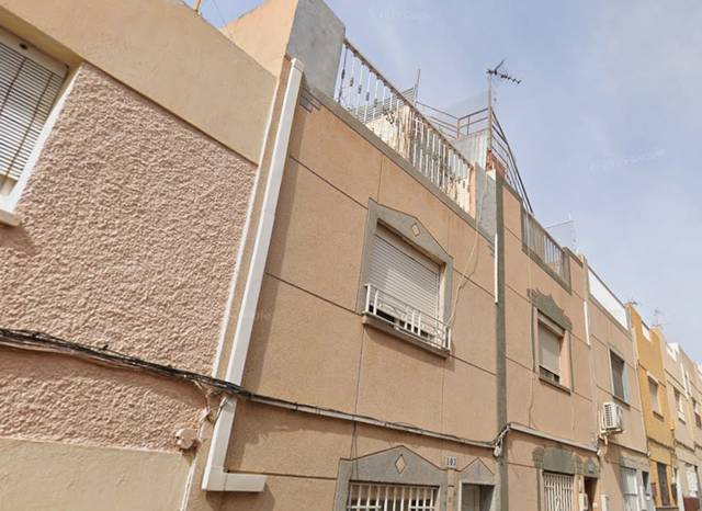 Casa-chalet en Venta en C/ Sierra de Bacares  en Piedras Redondas - Torrecárdenas