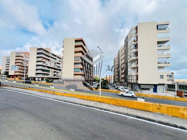 Piso en Venta en Calle Casilda en San Bernabé