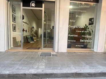 Local comercial en venda a Este