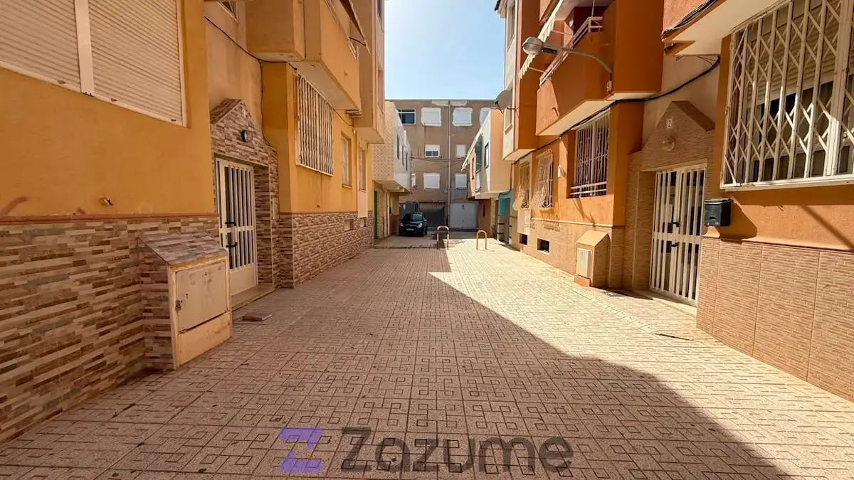 Außenansicht von Wohnung zur Miete in Cartagena mit Klimaanlage, Terrasse und Abstellraum