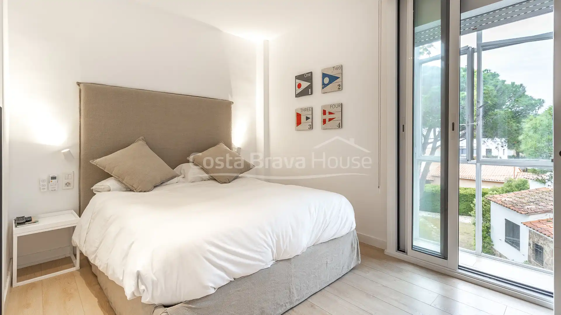 Bedroom of Apartments for sale in Palafrugell  with Air Conditioner, Heating and Parquet flooring