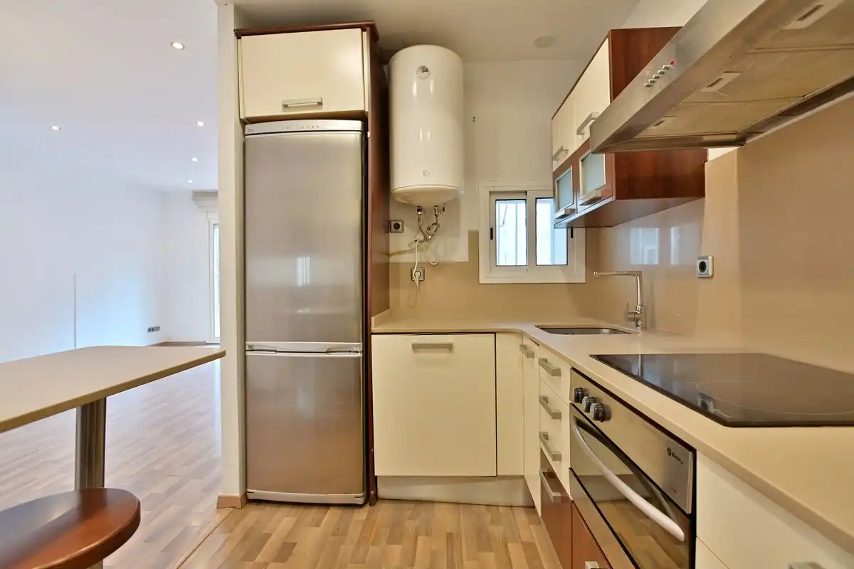 Cocina de Piso en venta en Barcelona con Calefacción, Terraza y Balcón