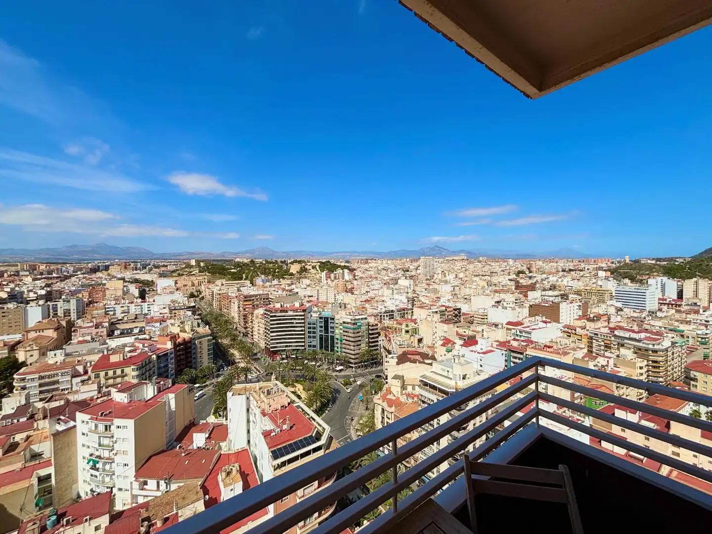 Außenansicht von Wohnung zum Verkauf in Alicante / Alacant mit Klimaanlage und Terrasse