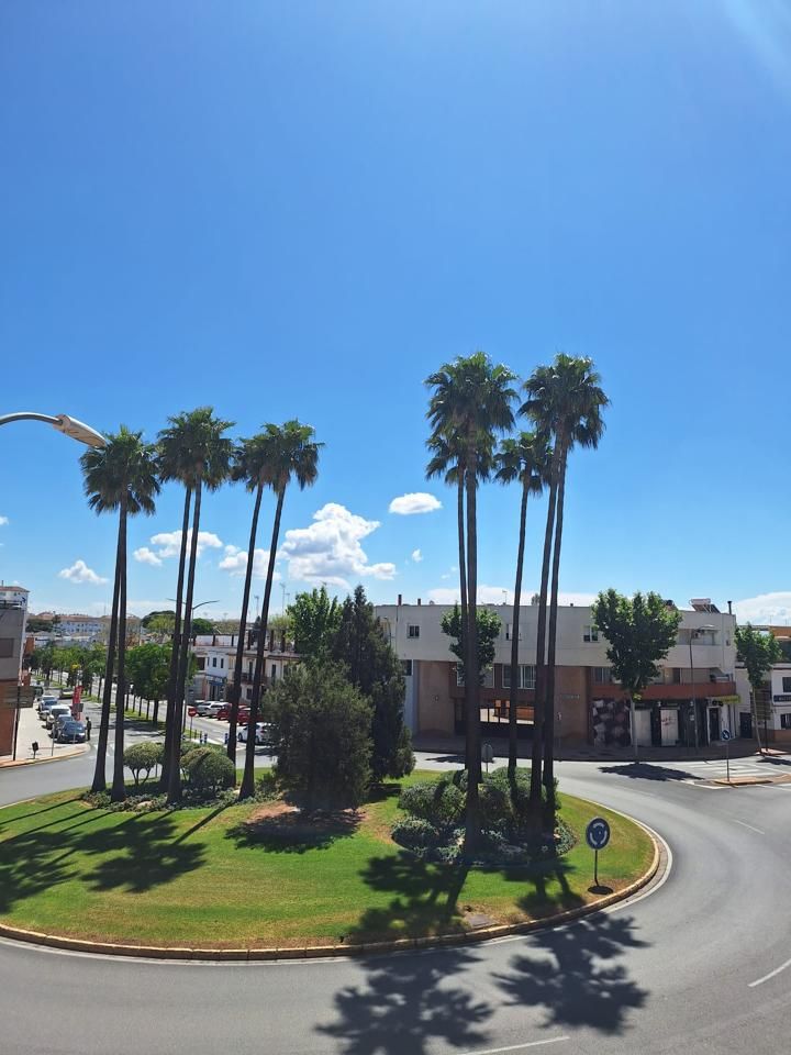 Exterior view of Duplex for sale in Dos Hermanas  with Air Conditioner and Terrace