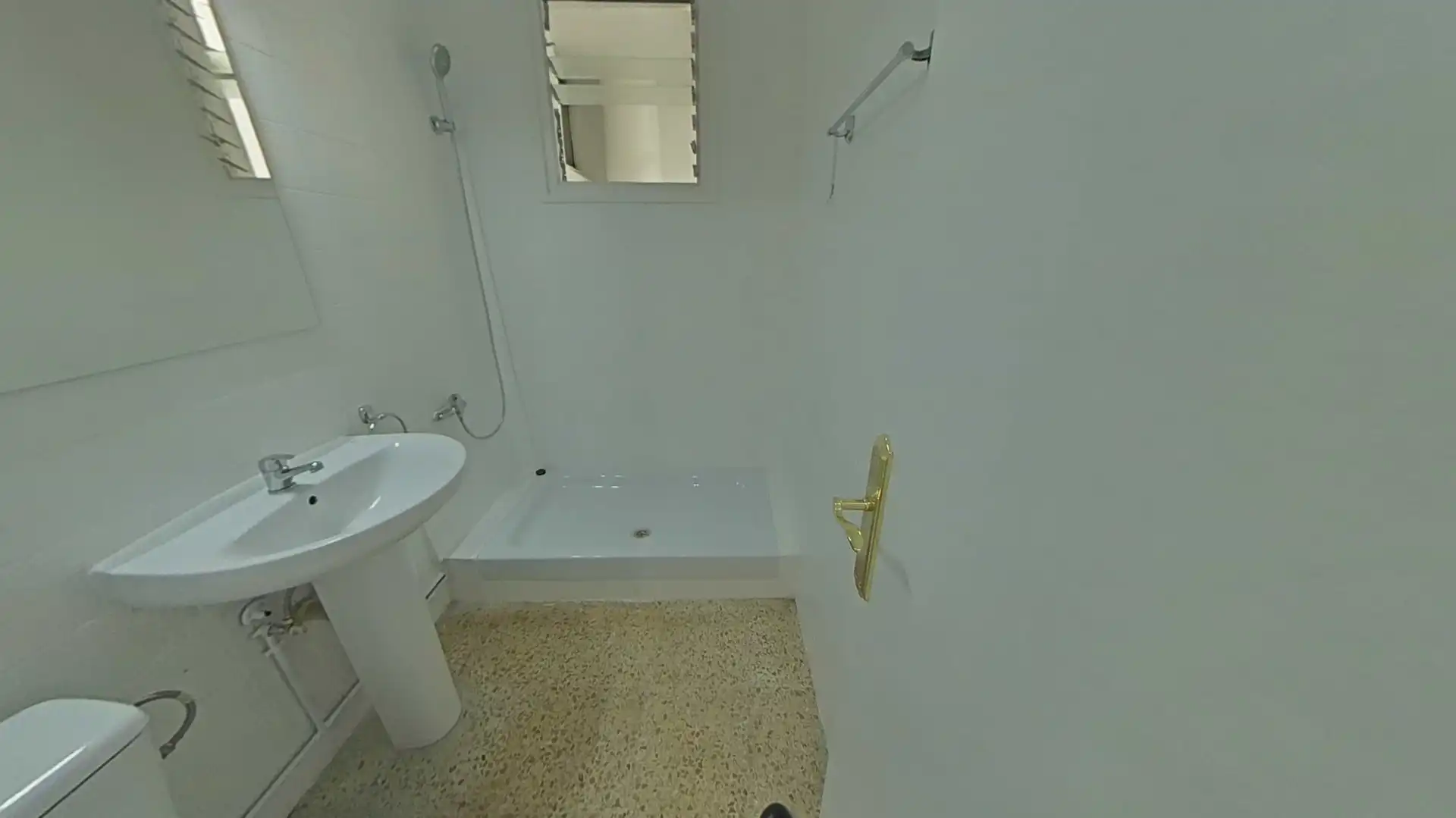 Badezimmer von Wohnung zum Verkauf in Granollers