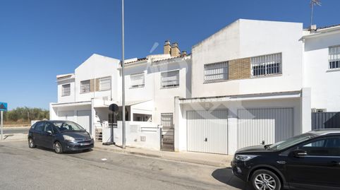 Foto 3 de Casa adosada en venta en Isidoro Garcia Guerra, 18, Umbrete, Sevilla