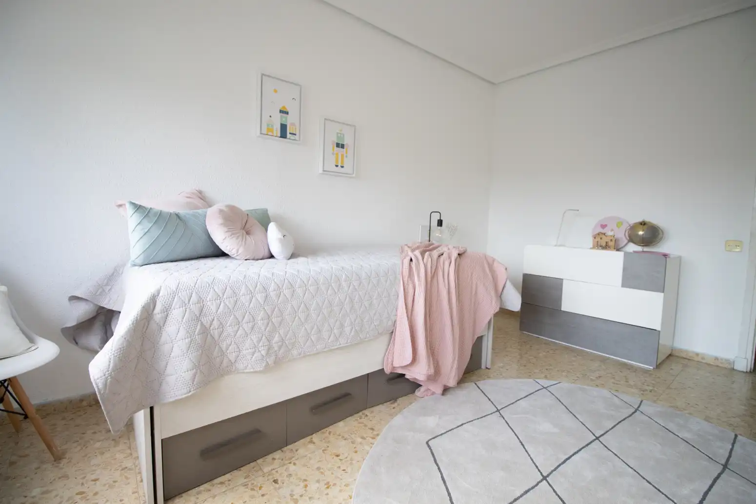 Bedroom of Flat for sale in Allo  with Terrace and Balcony