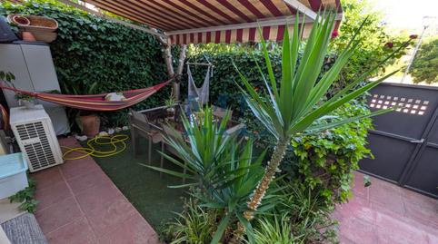 Foto 3 de Casa adosada en venda a Circumval-lacio, Vallpineda - Rocamar, Barcelona