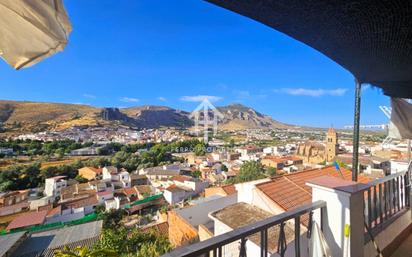 Vista exterior de Casa adosada en venda en Loja amb Terrassa