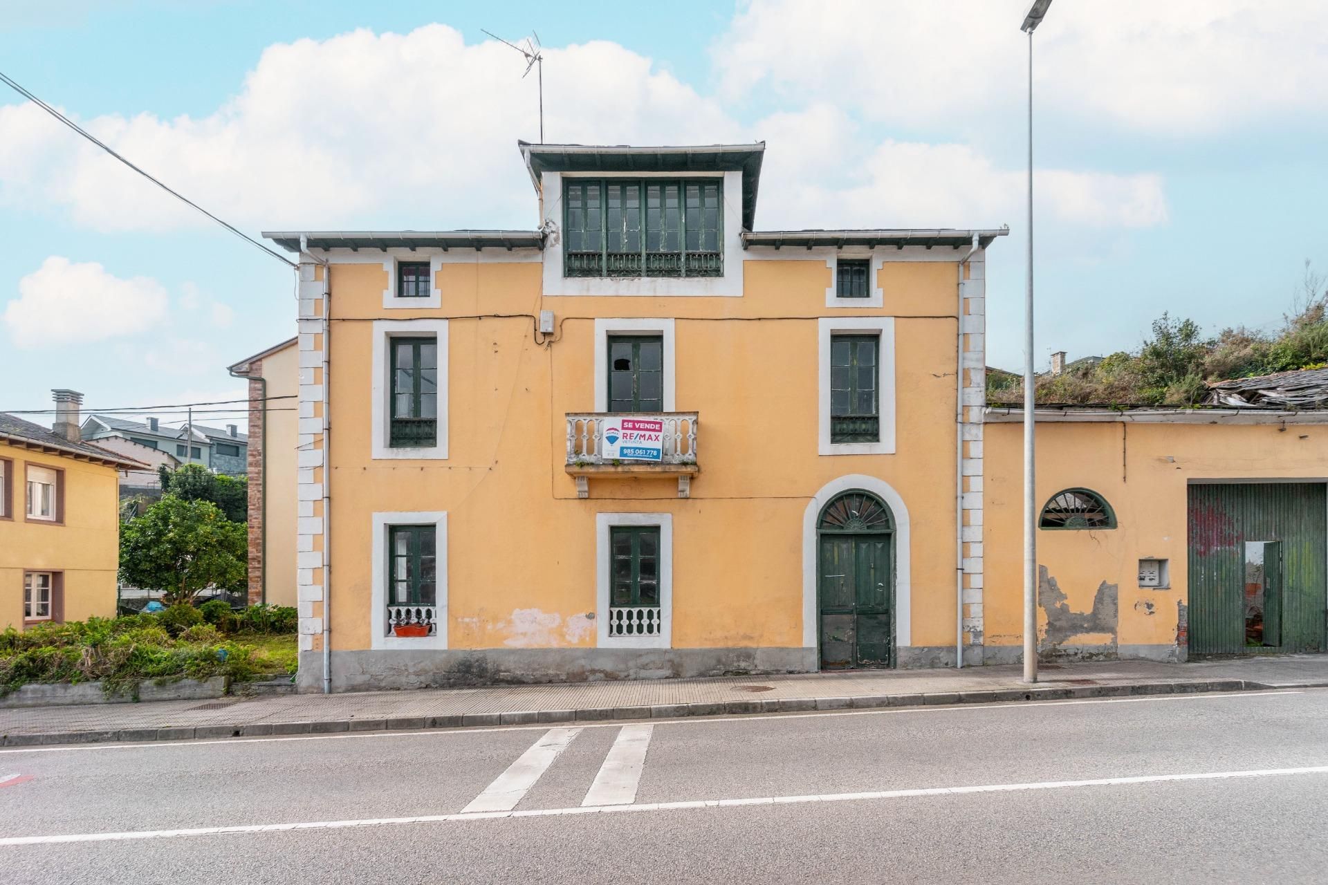 Vista exterior de Casa o xalet en venda en Coaña amb Jardí privat