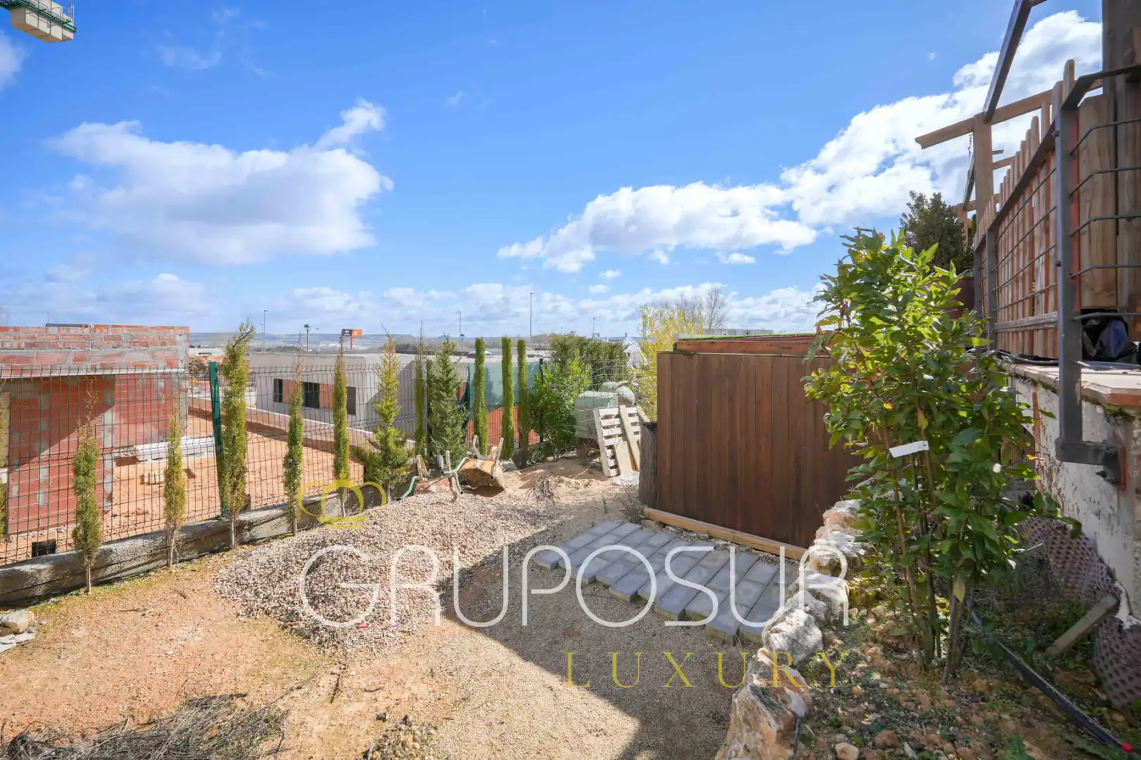 Garten von Einfamilien-Reihenhaus zum Verkauf in Valladolid mit Klimaanlage, Heizung und Terrasse