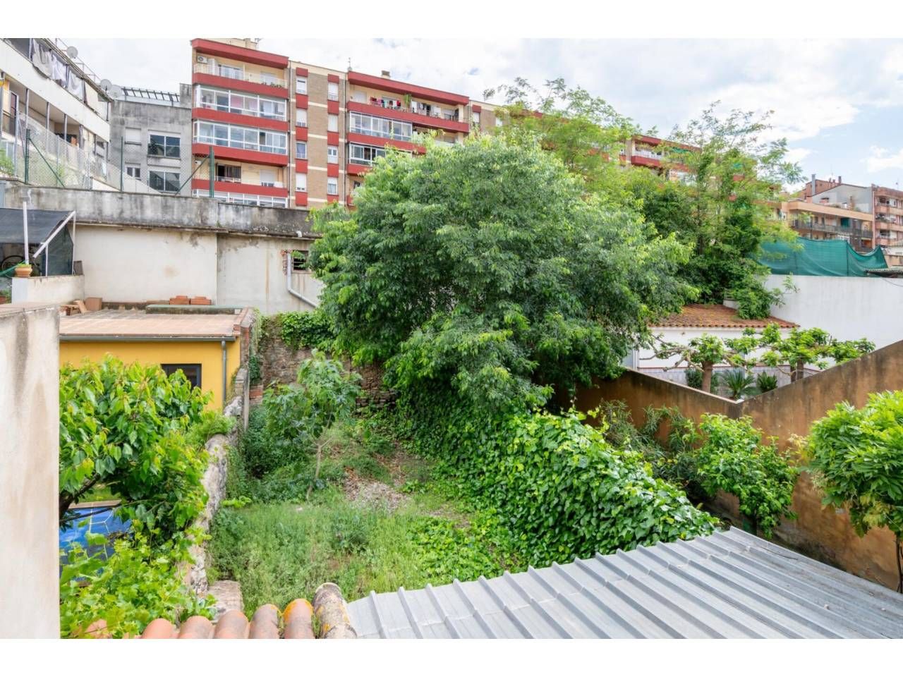 Garden of House or chalet for sale in Salt  with Private garden