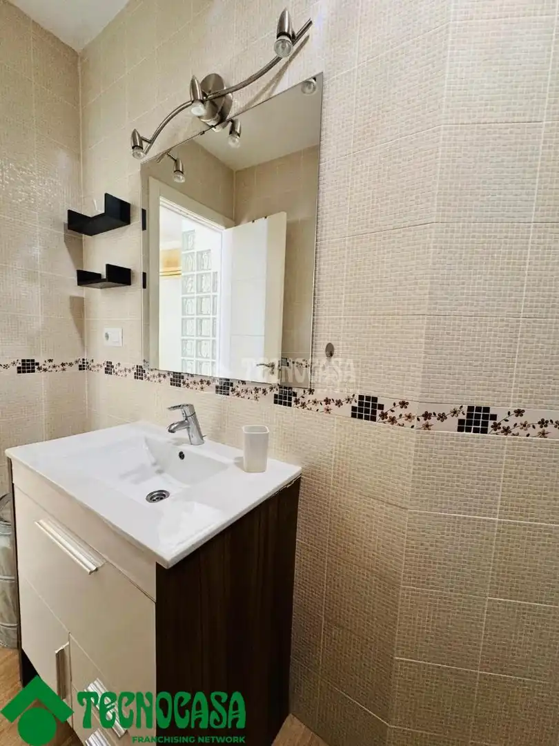 Bathroom of Flat for sale in Toledo  with Air Conditioner, Heating and Balcony