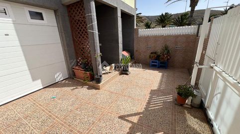 Foto 2 de Casa adosada en venta en Cruce de Arinaga, Agüimes