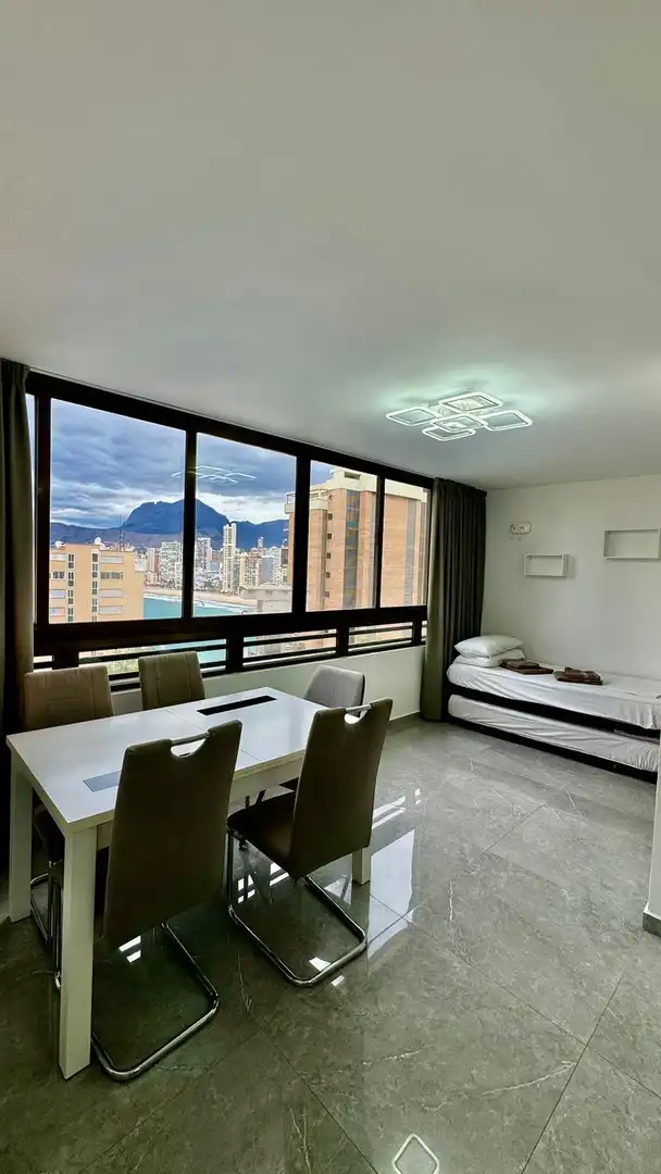 Apartamento con piscina en venta en Manuel catalán Chana 13, imagen 4