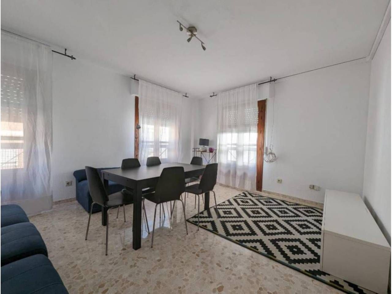 Menjador de Pis de lloguer en  Almería Capital amb Terrassa i Moblat