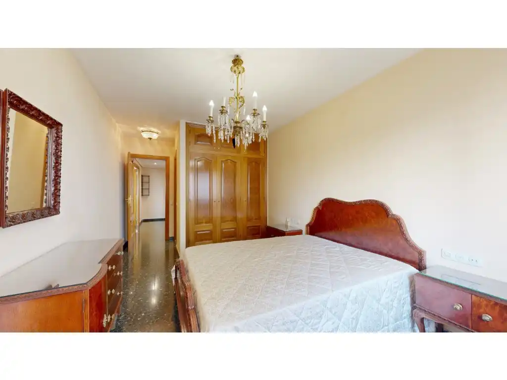 Flat for sale in Exposició