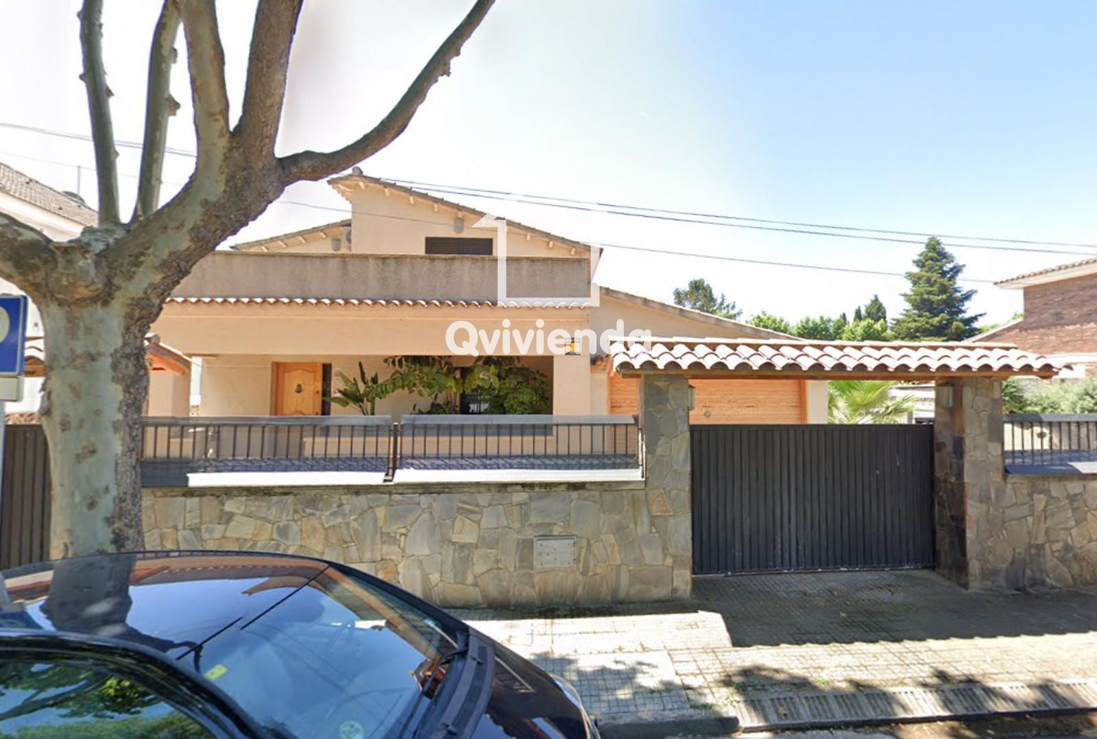 Vista exterior de Casa o xalet en venda en Sant Cugat del Vallès amb Calefacció, Terrassa i Piscina
