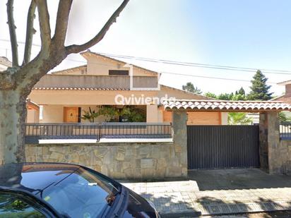 Vista exterior de Casa o xalet en venda en Sant Cugat del Vallès amb Calefacció, Terrassa i Piscina