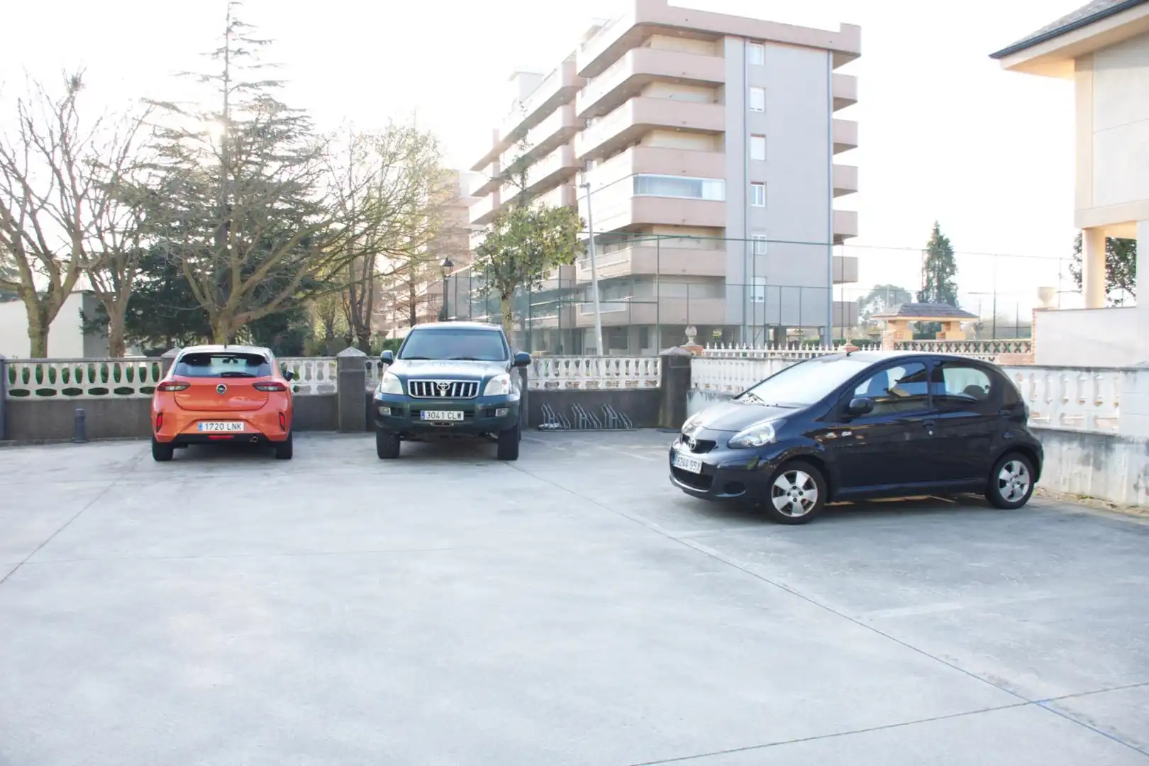 Parking of Commercial properties for sale in Laredo