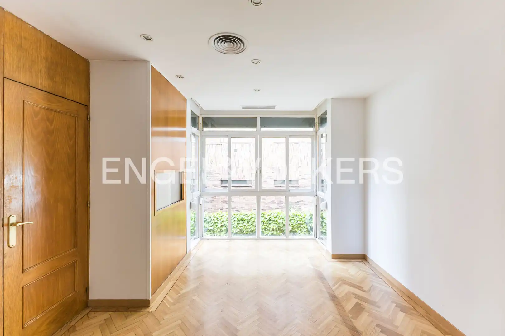 Wohnung zur Miete in Madrid mit Klimaanlage, Heizung und Privatgarten
