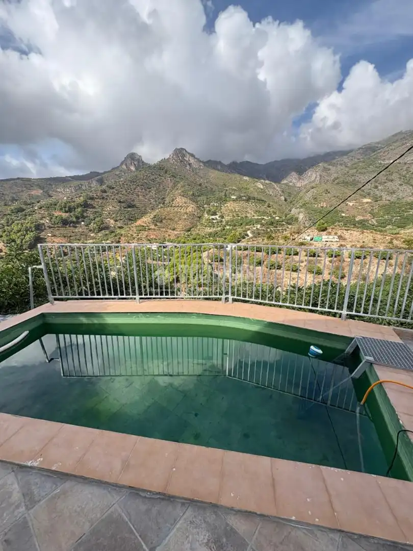 Exterior view of Flat for sale in Almuñécar  with Air Conditioner, Private garden and Swimming Pool
