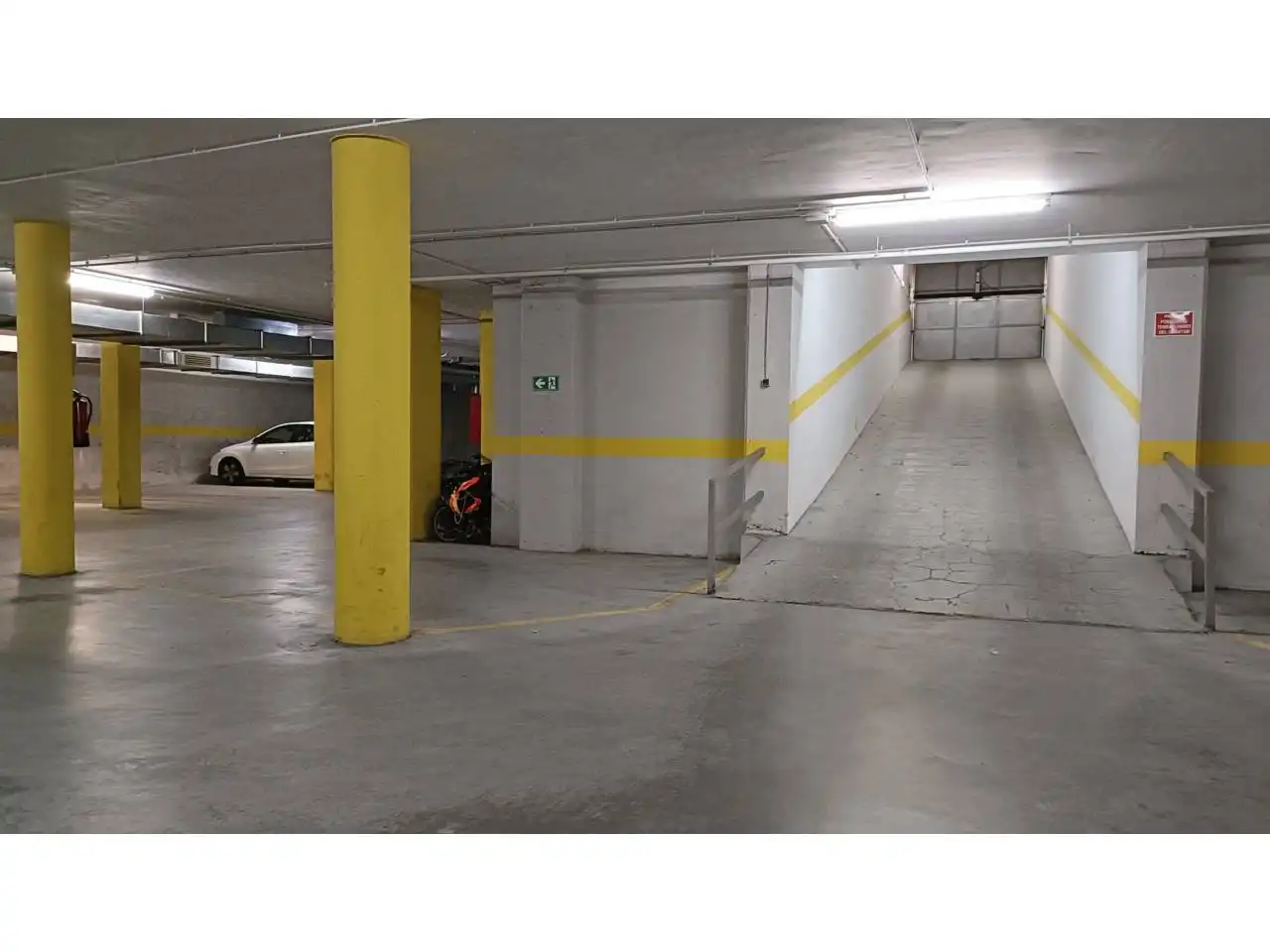 Parking de Piso en venta en L'Escala con Aire acondicionado, Calefacción y Terraza
