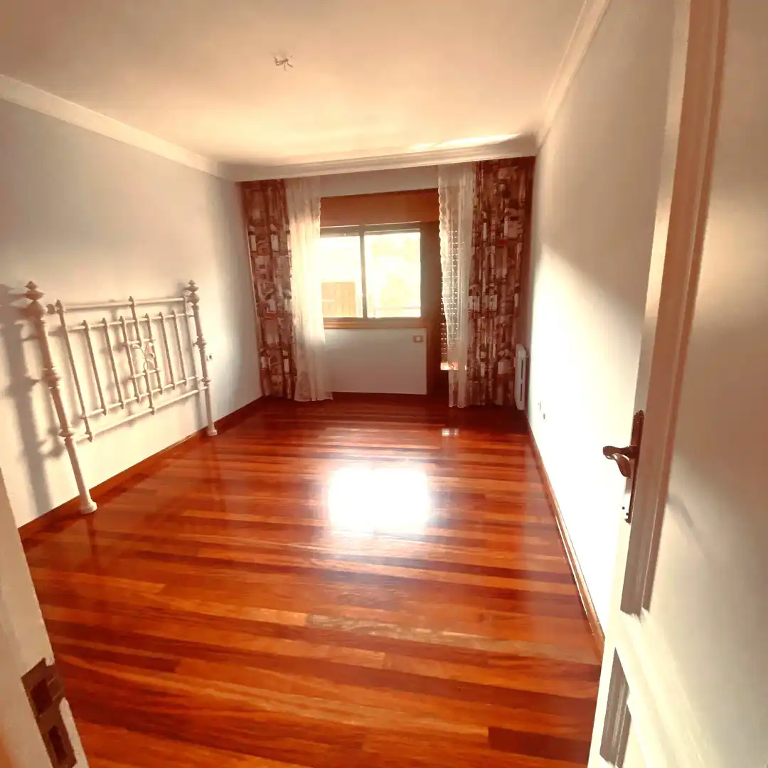 Schlafzimmer von Wohnung zur Miete in Vigo 
