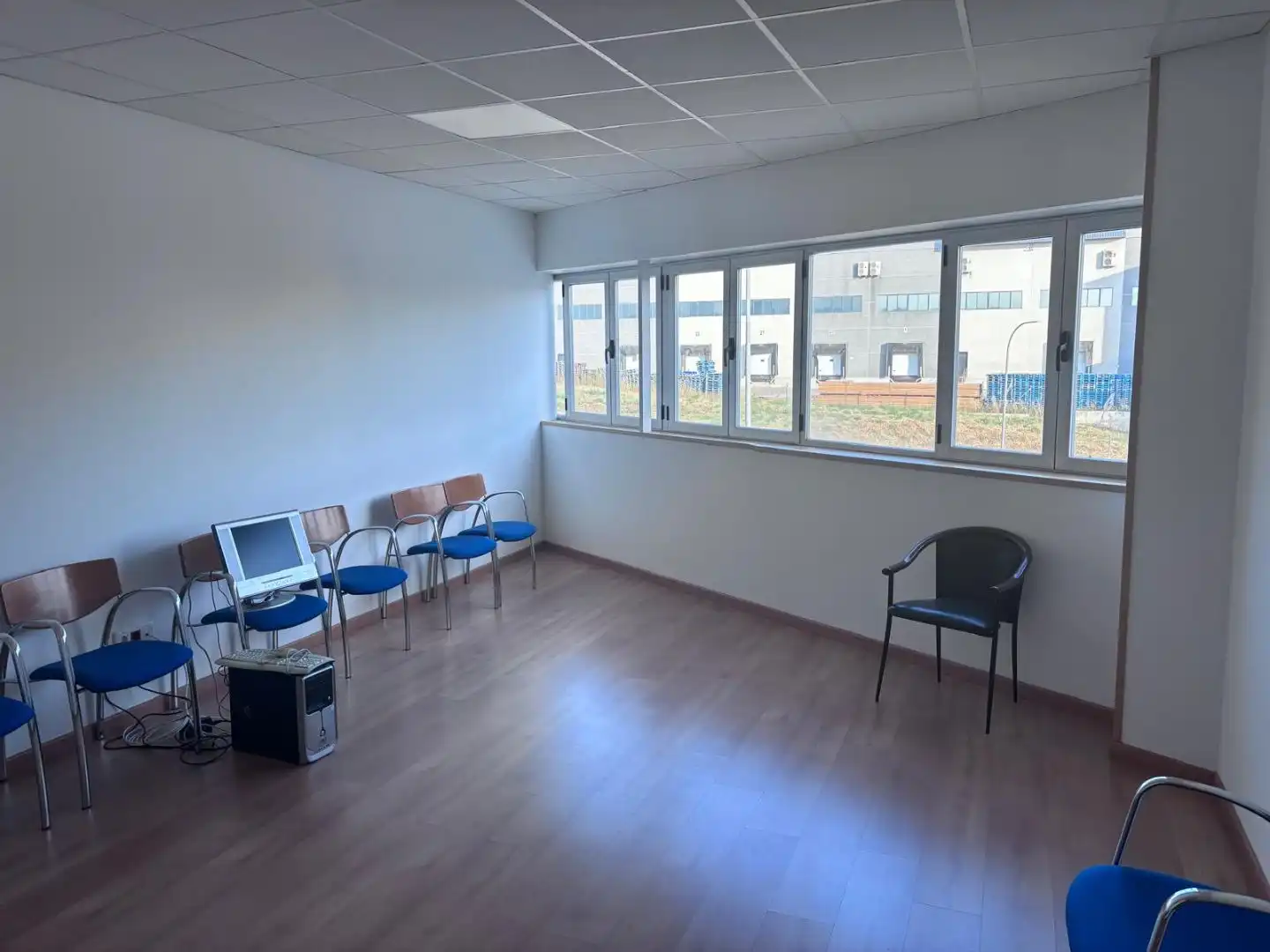 Office for sale in Alovera  with Air Conditioner, Heating and Internet