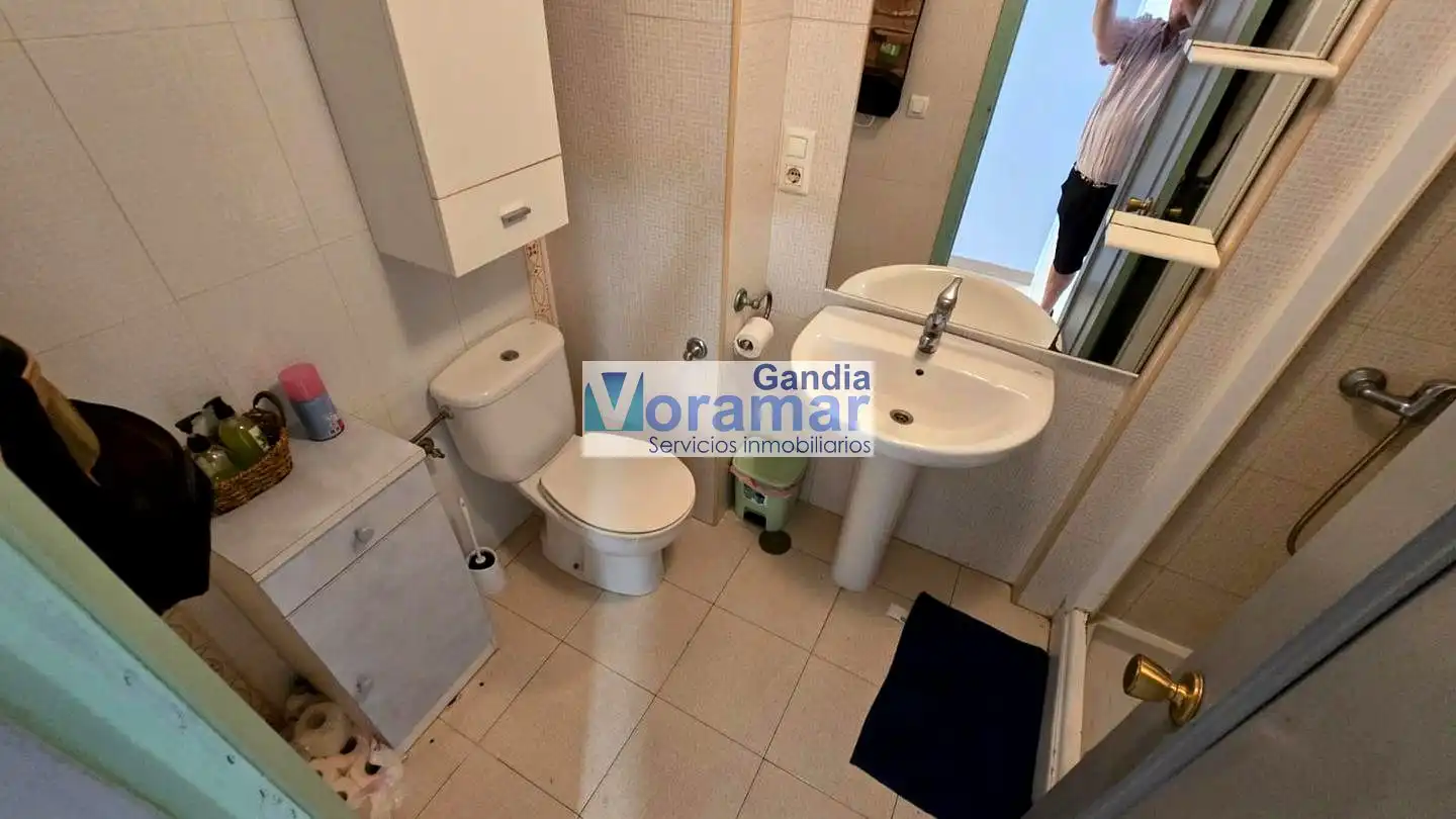 Baño de Apartamento en venta en Gandia con Amueblado y Piscina comunitaria