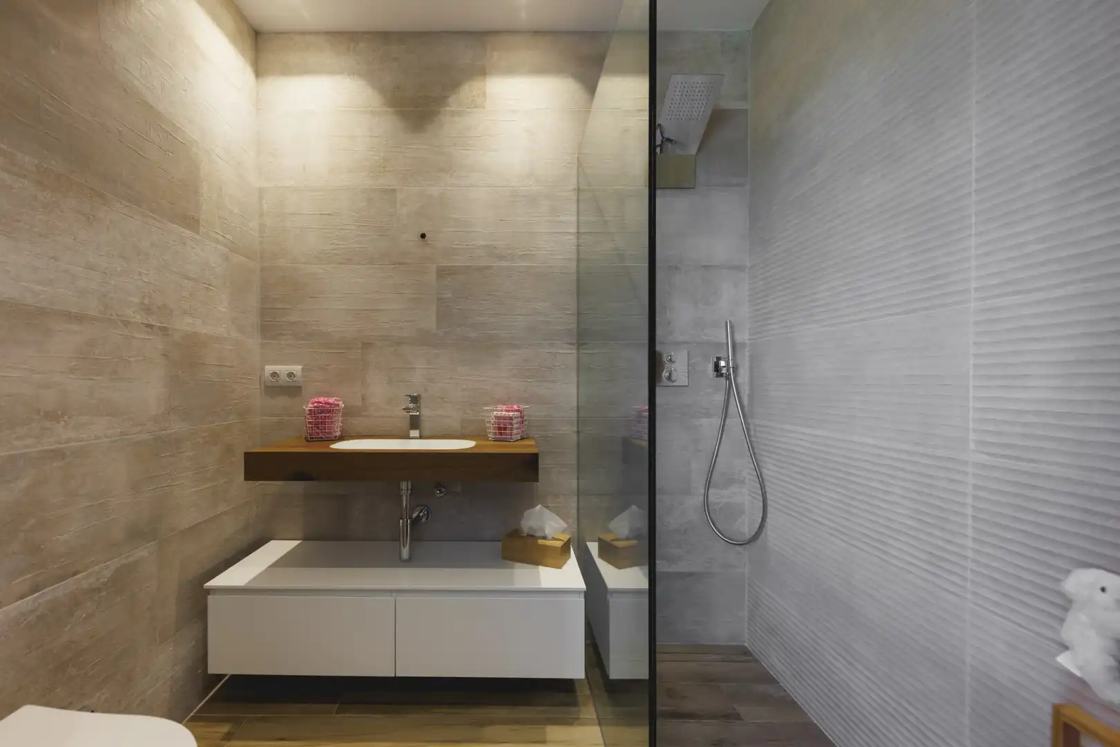 Bathroom of Houses for sale in Sant Julià de Ramis  with Air Conditioner, Heating and Terrace