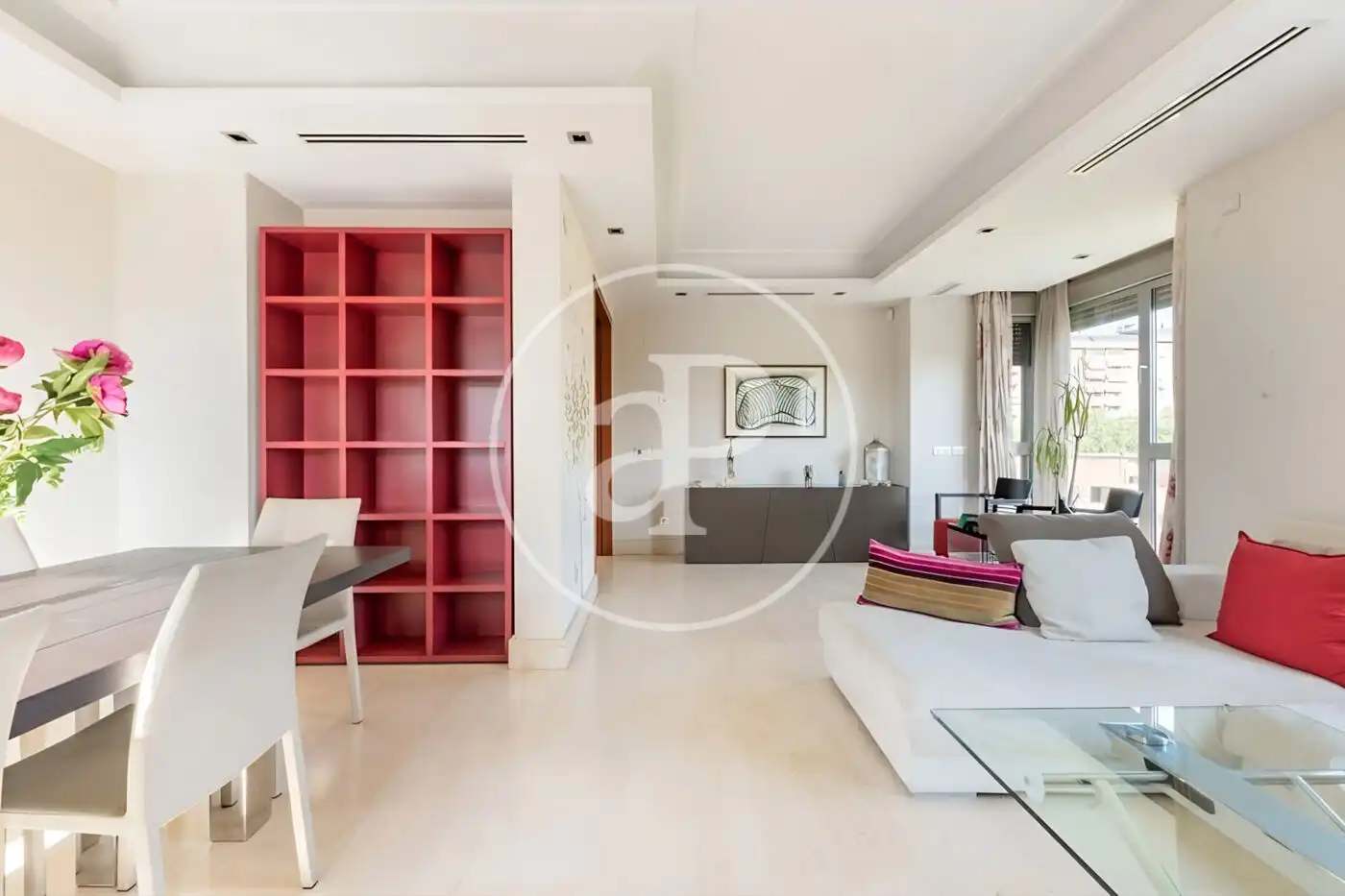 Piso con terraza en venta en C. de Buitrago del Lozoya, imagen 3