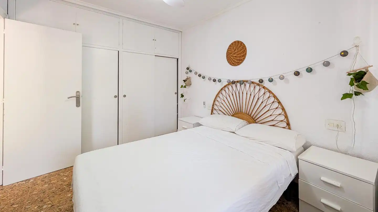 Habitación de Piso en venta en Santa Pola con Terraza, Trastero y Amueblado