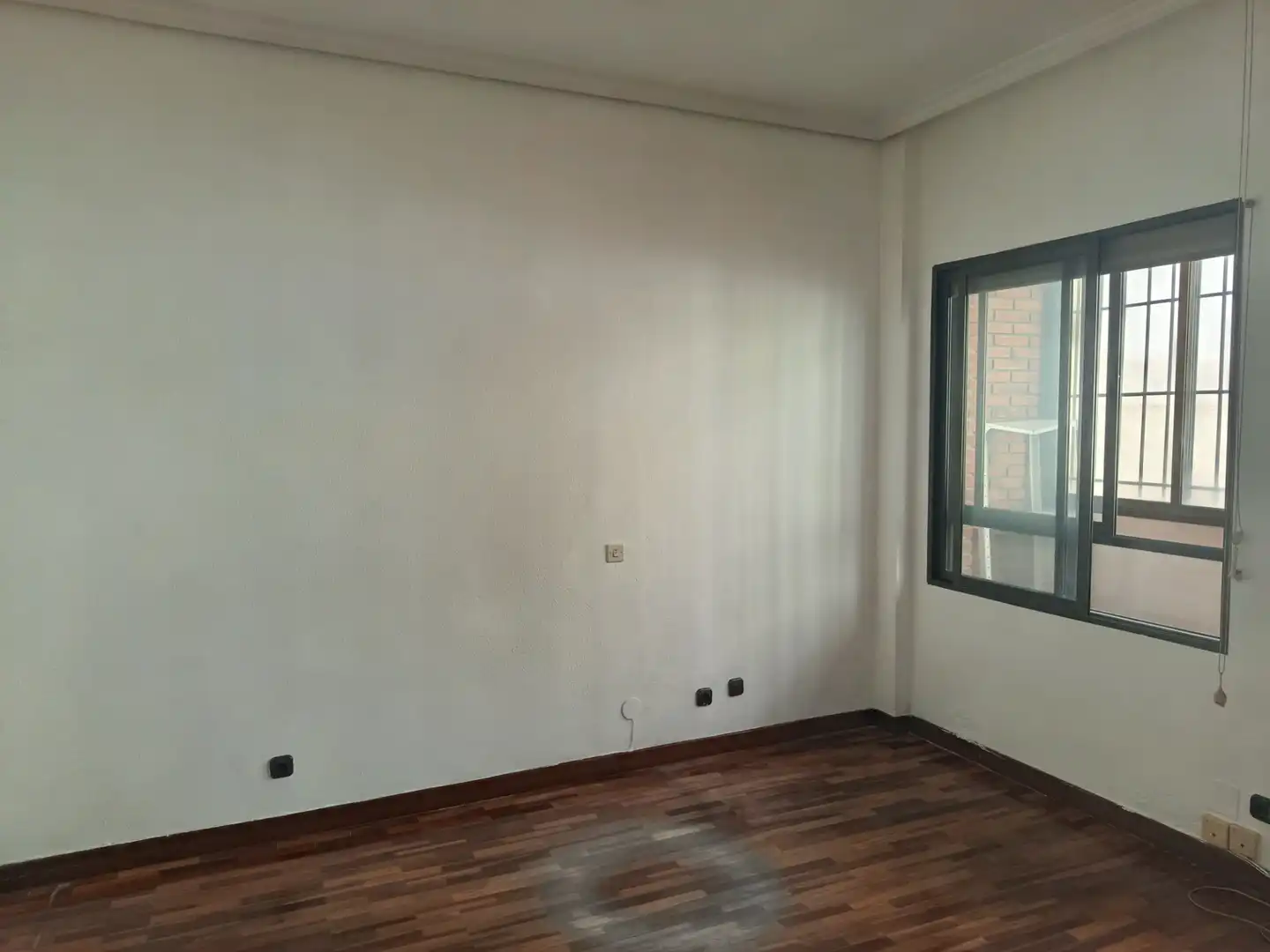 Habitación de Oficina de alquiler en Valladolid con Balcón