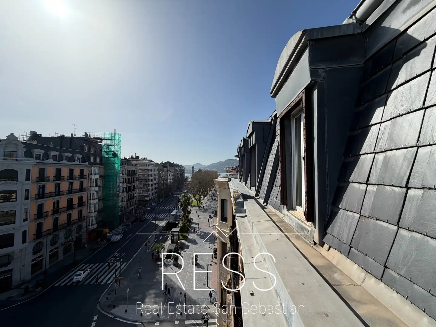 Exterior view of Flat for sale in Donostia - San Sebastián   with Furnished, Oven and Washing machine