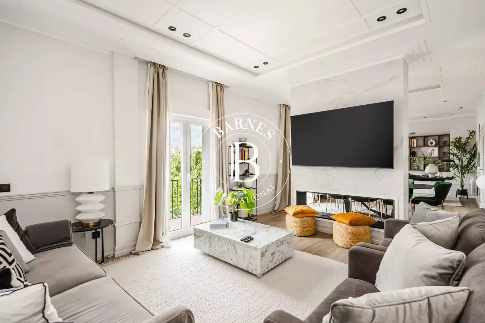 Flat with terrace for sale in Chamberí