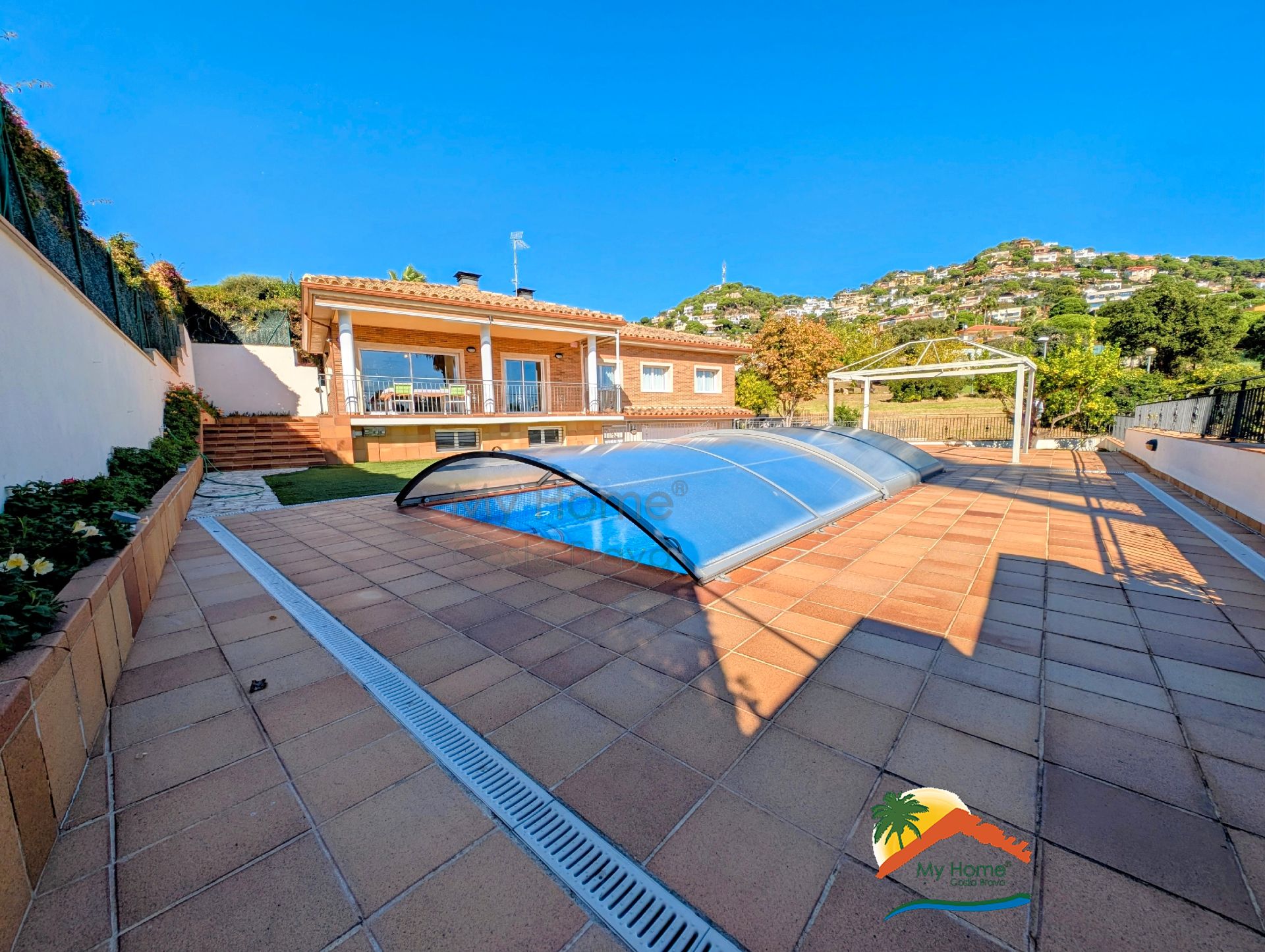 Swimming pool of House or chalet for sale in Lloret de Mar  with Air Conditioner, Heating and Private garden