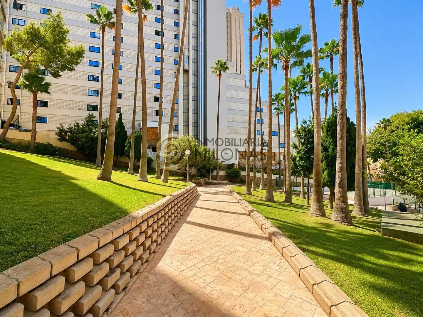 Außenansicht von Wohnungen zum Verkauf in Benidorm mit Klimaanlage, Heizung und Terrasse