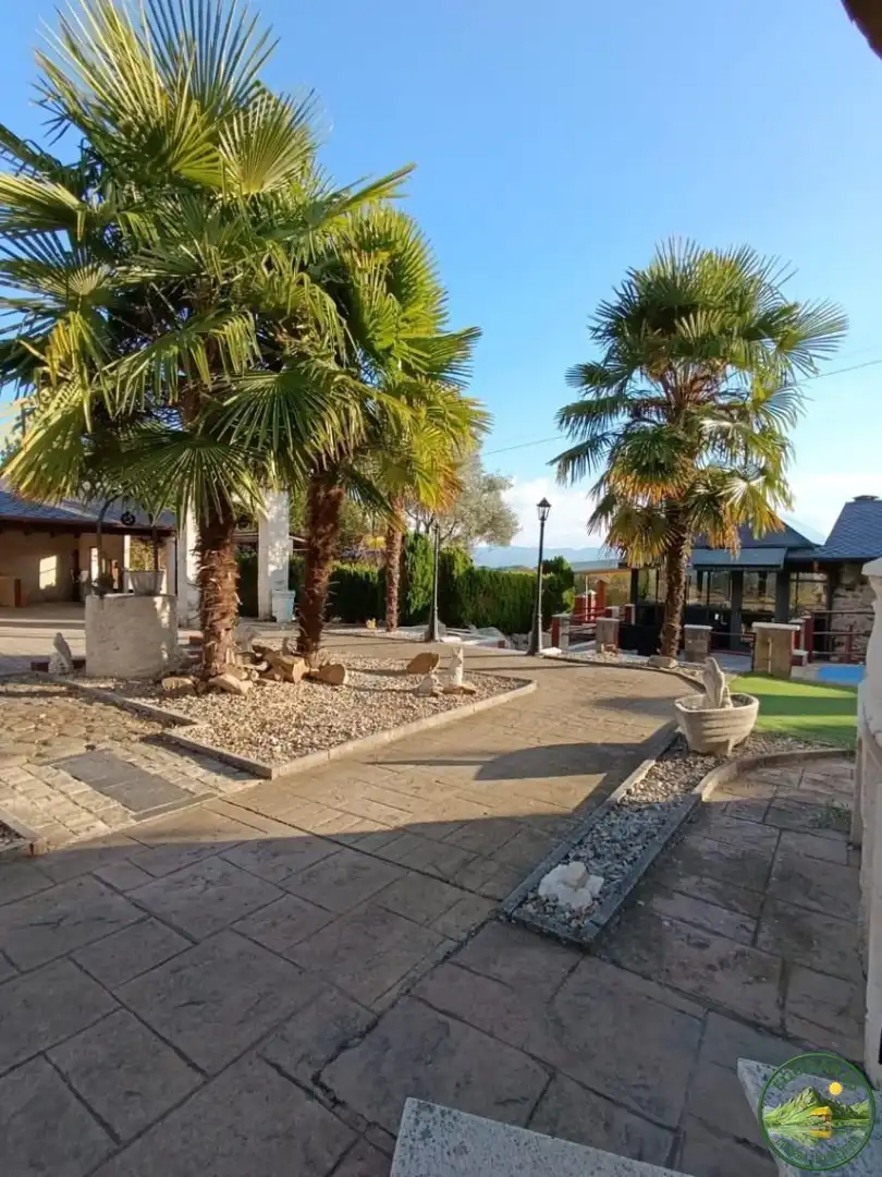 Vista exterior de Casa o chalet en venta en Arganza con Calefacción, Jardín privado y Terraza