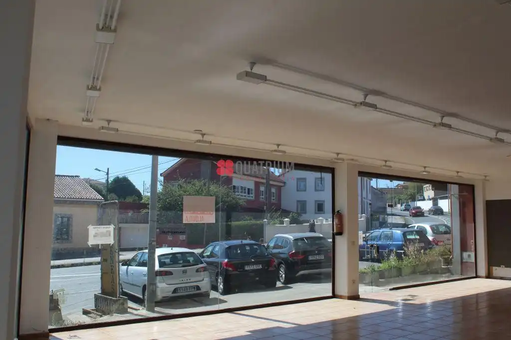 Local comercial de lloguer a Castiñeiriño - Cruceiro de Sar, imagen 2