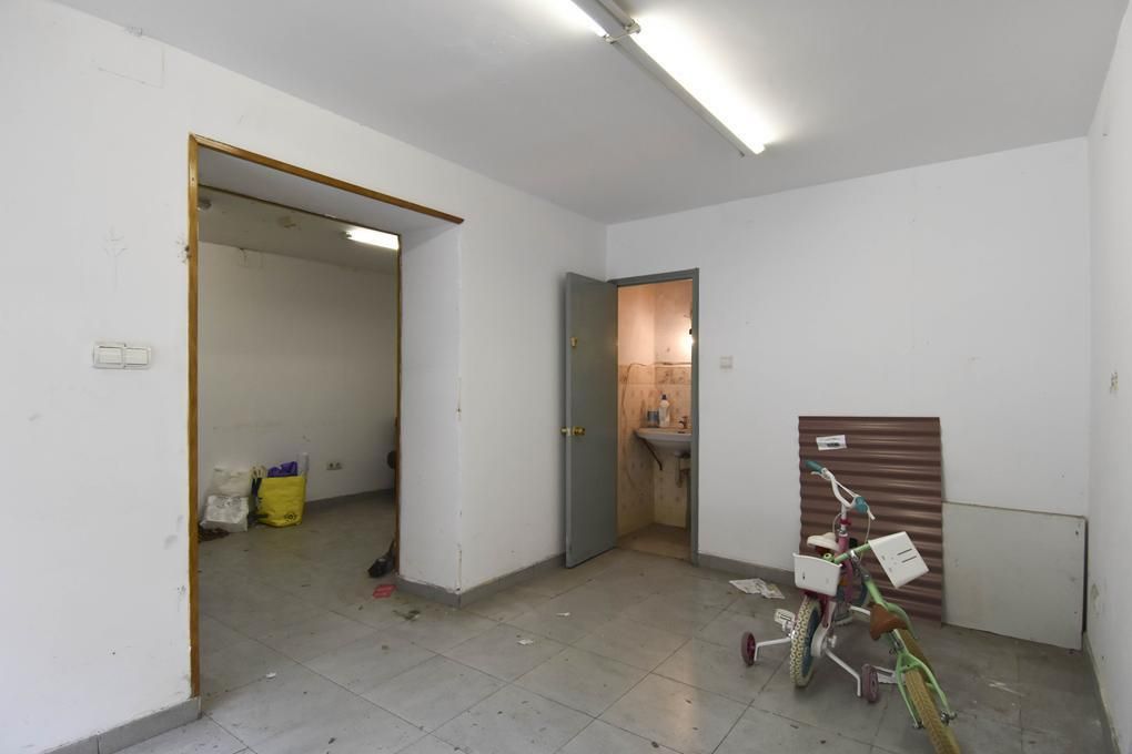 Single-family semi-detached for sale in Girona Capital  with Private garden