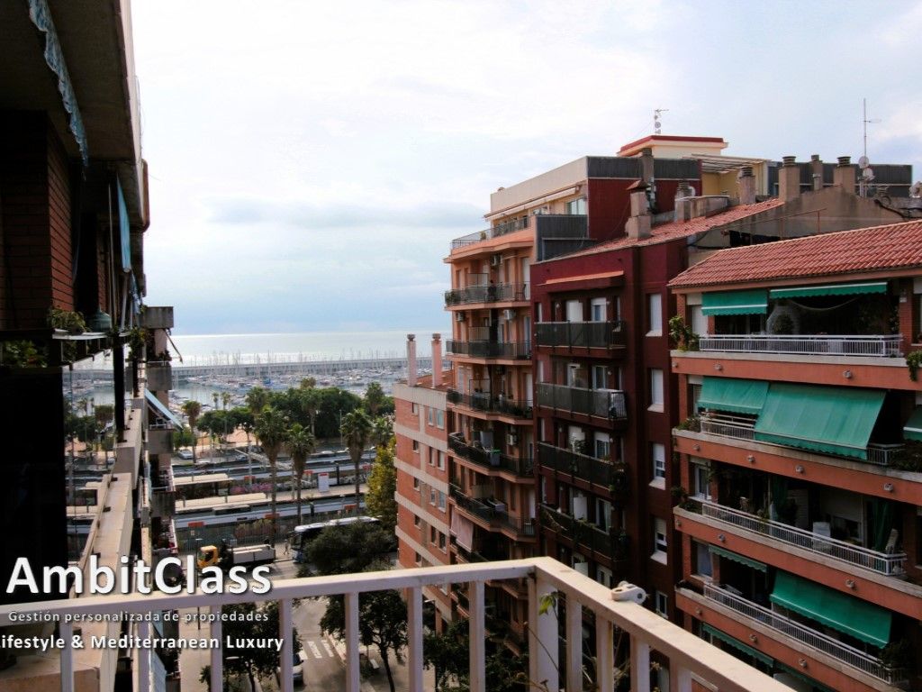 Vista exterior de Pis en venda en Mataró amb Terrassa