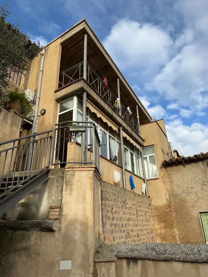 Vista exterior de Casa o xalet en venda en Calatorao amb Calefacció, Jardí privat i Terrassa