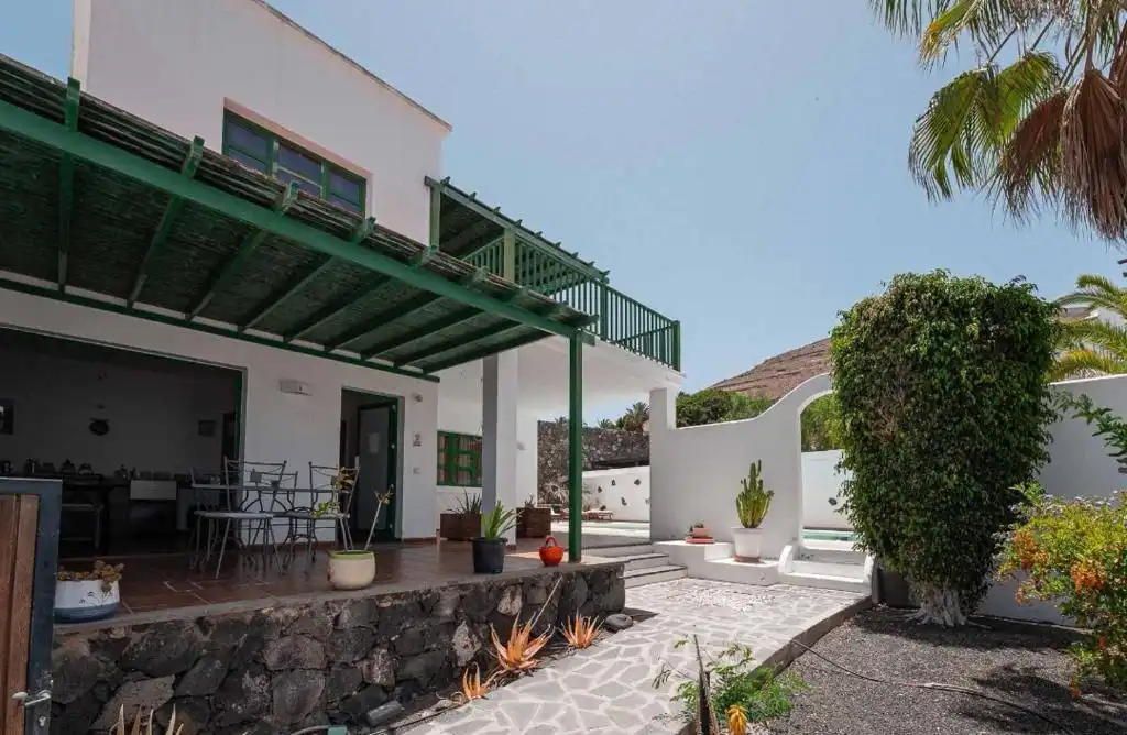 Vista exterior de Casa o chalet en venta en Yaiza con Aire acondicionado, Jardín privado y Terraza