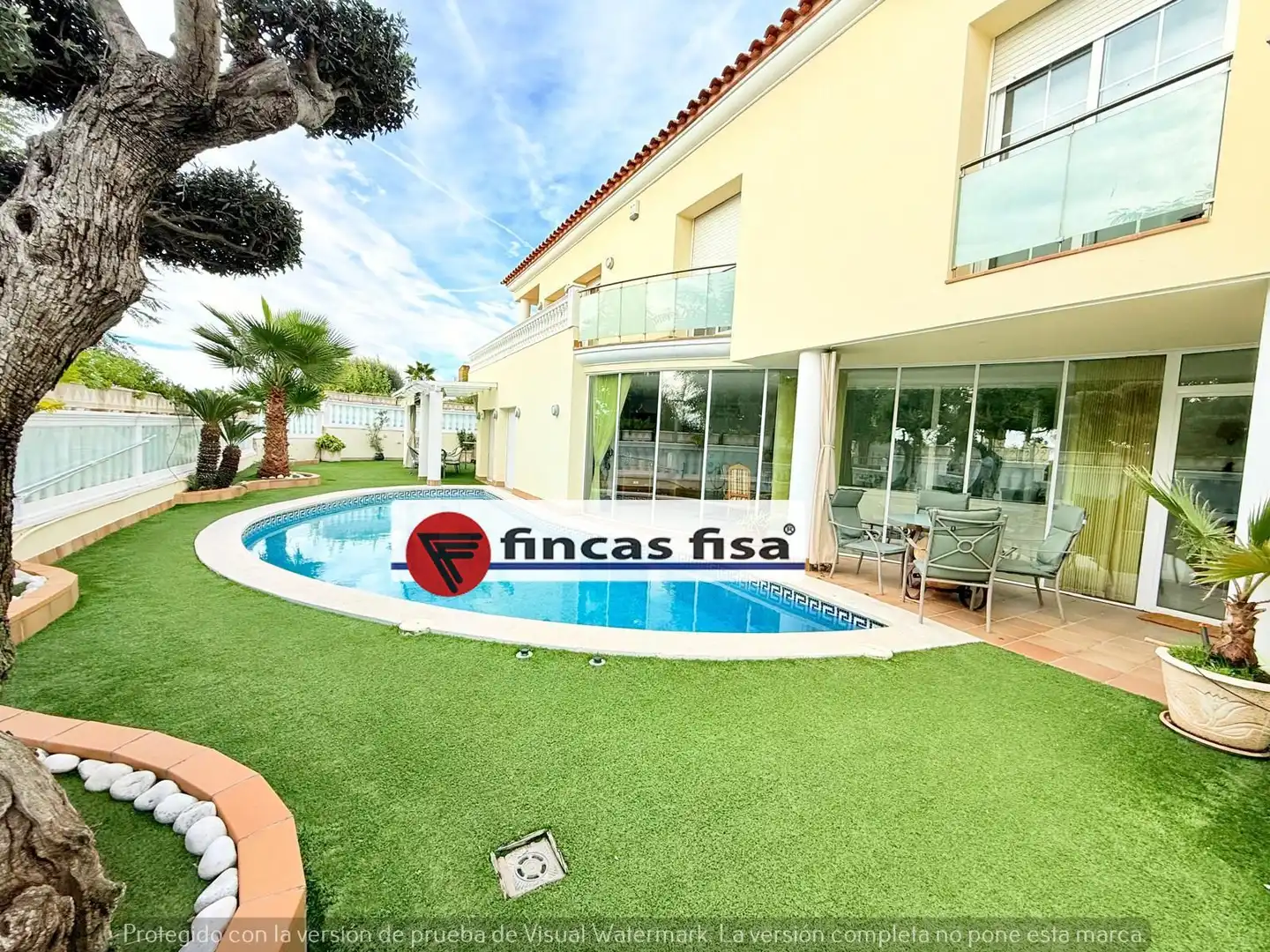 Vista exterior de Casa o xalet en venda en Premià de Dalt amb Aire condicionat, Calefacció i Jardí privat
