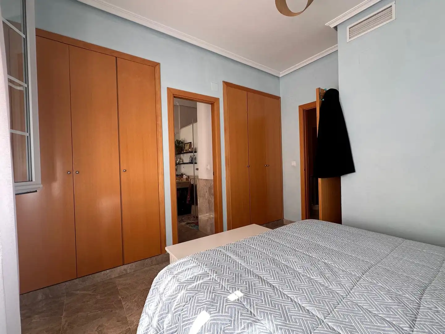 Habitación de Casa adosada en venta en Montequinto con Aire acondicionado y Calefacción