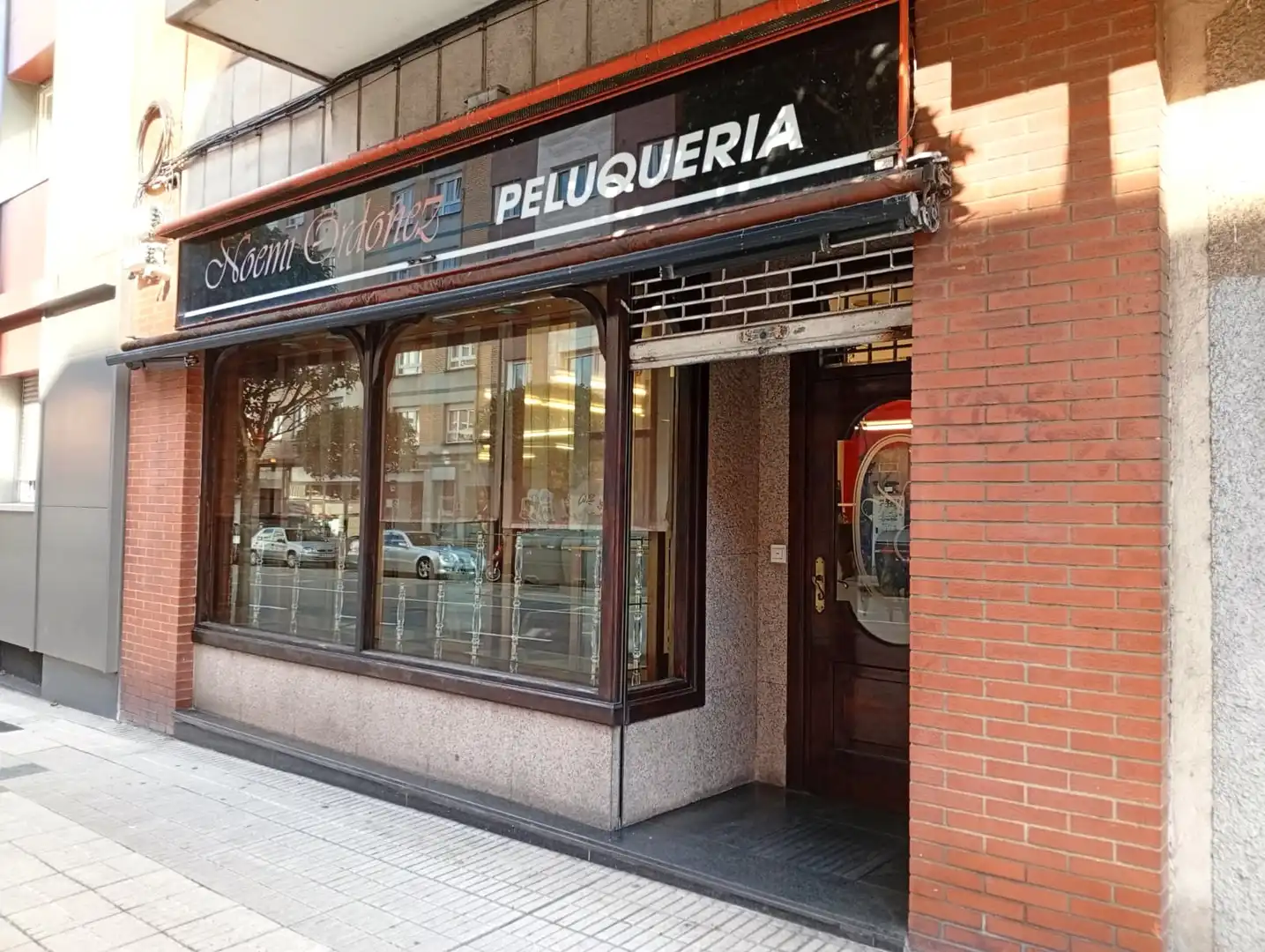 Local en venda en Gijón  amb Calefacció i Moblat