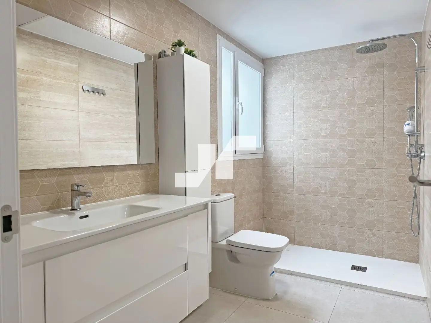 Badezimmer von Wohnung zum Verkauf in Vila-real mit Klimaanlage und Möbliert