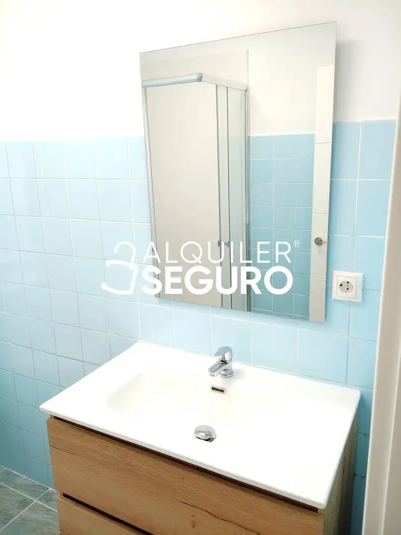 Bany de Pis de lloguer en Valladolid amb Calefacció i Terrassa