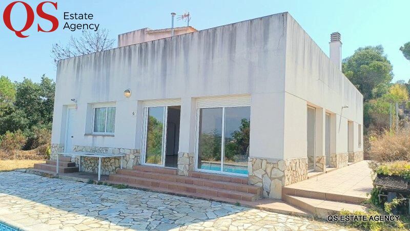 Vista exterior de Casa o xalet en venda en Lloret de Mar amb Calefacció, Jardí privat i Terrassa